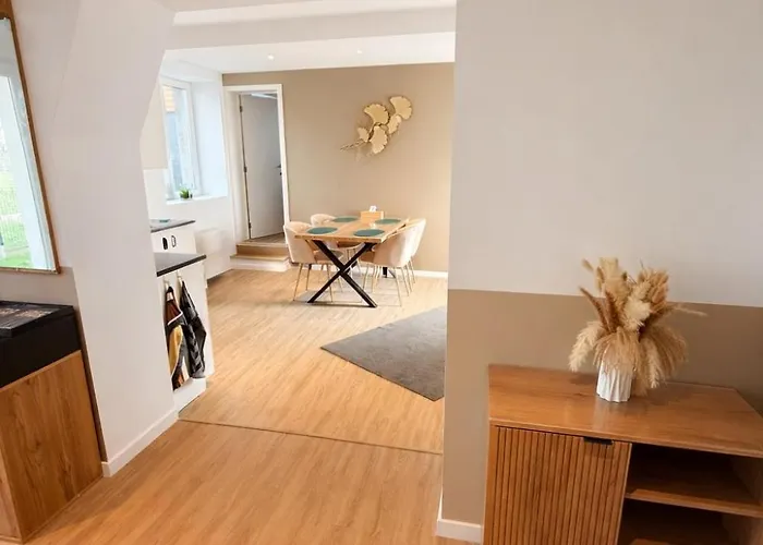 Du Pays - Nature & Jardin Cloture Proche De Pairi Daiza